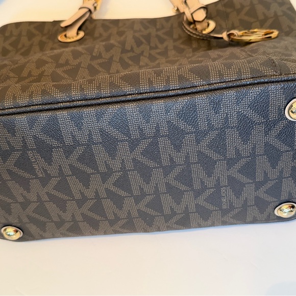 Michael Kors Jet Set Travel Large Tote Brown MK Logo Beige - Picture 8 of 9